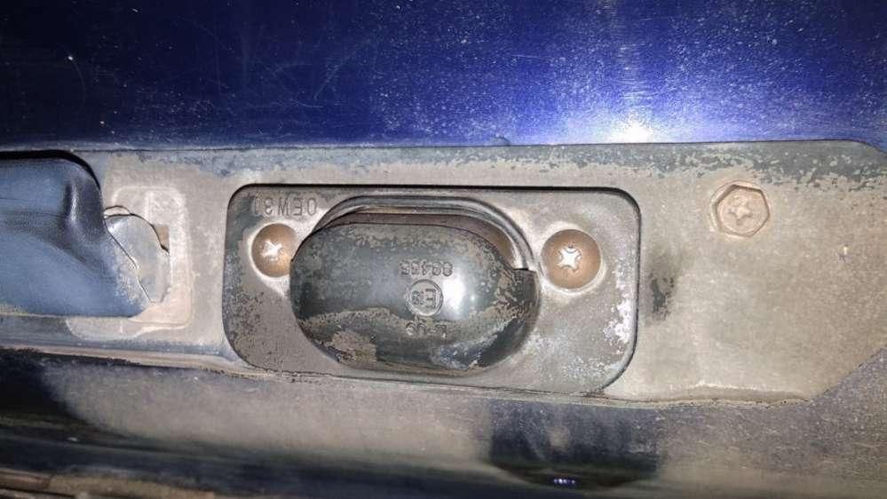 подсветка номера Subaru Outback 2 поколение 2001 - фото №1