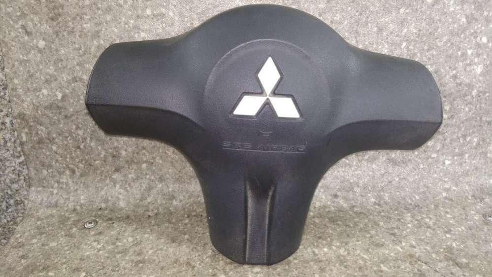 подушка безопасности водителя Mitsubishi Colt 6 поколение (Z20/Z30) 2007 - фото №1