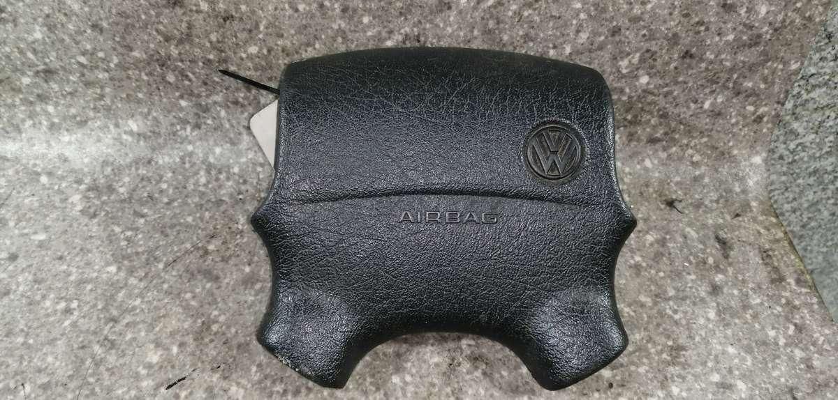 подушка безопасности водителя Volkswagen Passat B3 1995 - фото №1