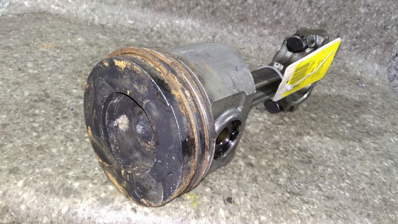 поршень Nissan Primera P12 2005 - фото №1