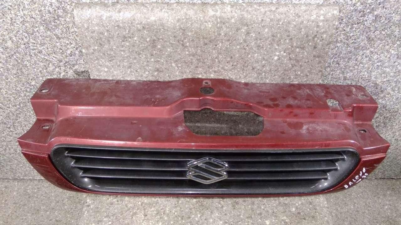 решетка радиатора Suzuki Baleno 1 поколение 1997 - фото №1