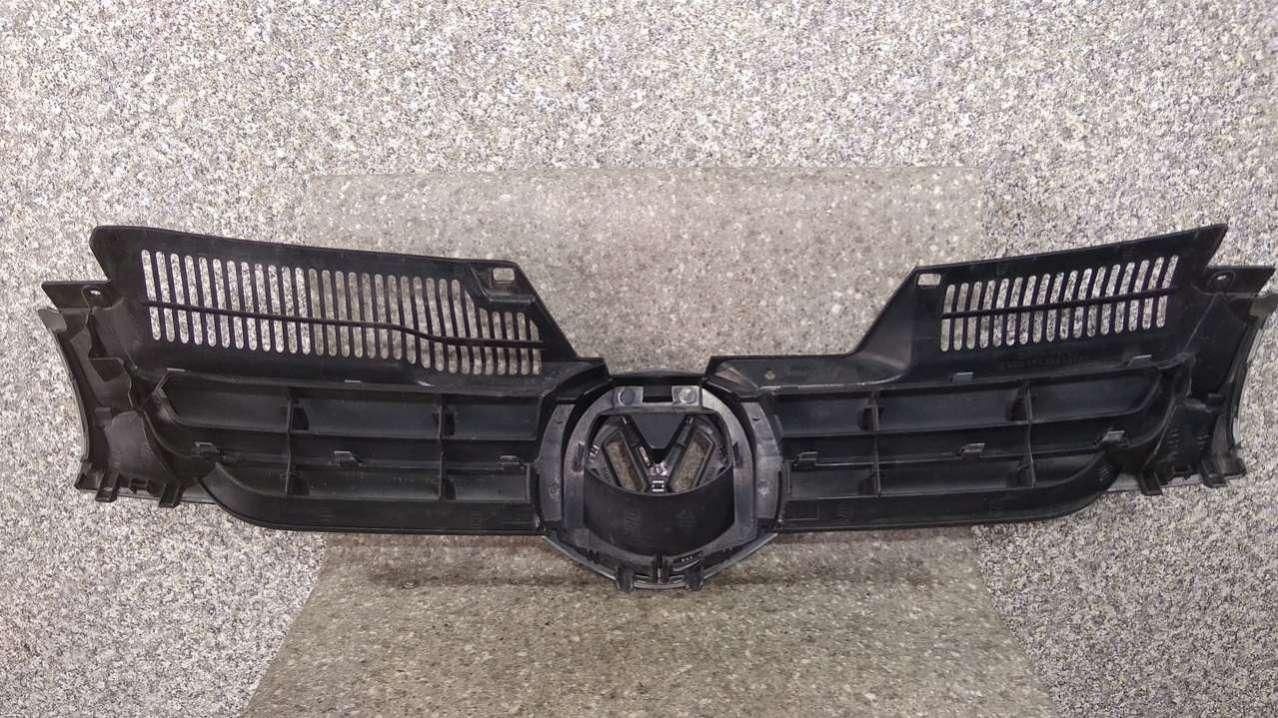 решетка радиатора Volkswagen Golf 5 поколение (2003 - 2009), 1K0853651K - фото №1