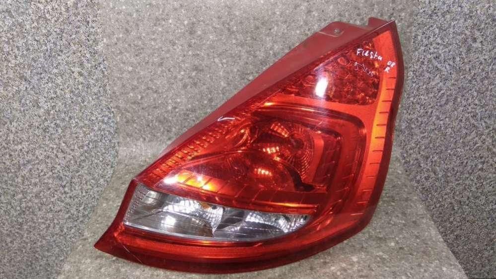 фонарь задний правый Ford Fiesta 6 поколение (2008 - 2013), хетчбэк 5 дв. - фото №1