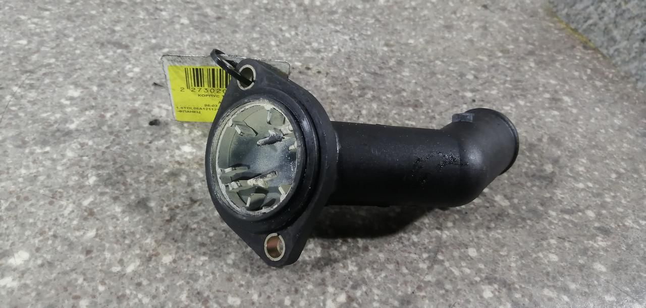 корпус термостата Audi A3 8L 2000, 06A121121C - фото №1