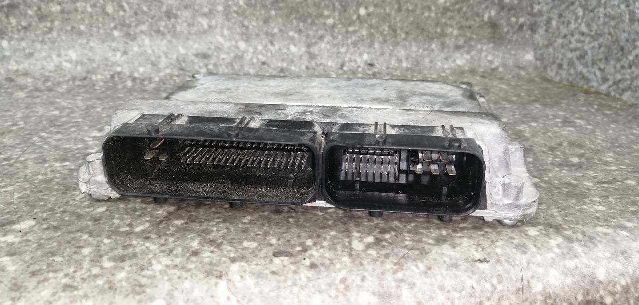 блок управления двигателем Volkswagen Golf 4 поколение (1997 - 2006), 1.6 л., i, AVU, бензин, 06A906033J, 5WP4003804 - фото №1