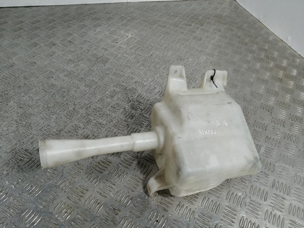 бачок омывателя Nissan Almera N16 2001 - фото №1