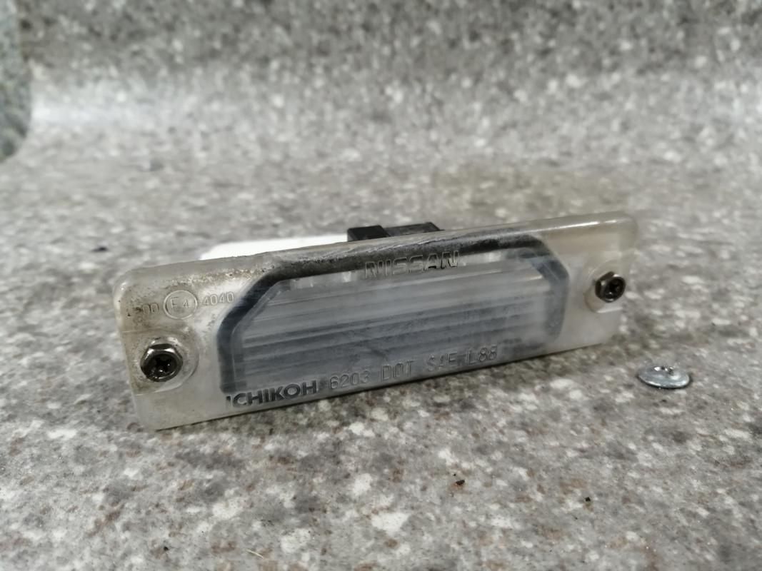 подсветка номера Nissan Almera N15 1998 - фото №1