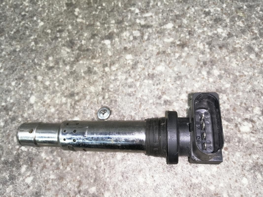 катушка зажигания Volkswagen Golf 5 поколение (2003 - 2009), 036905715E - фото №1