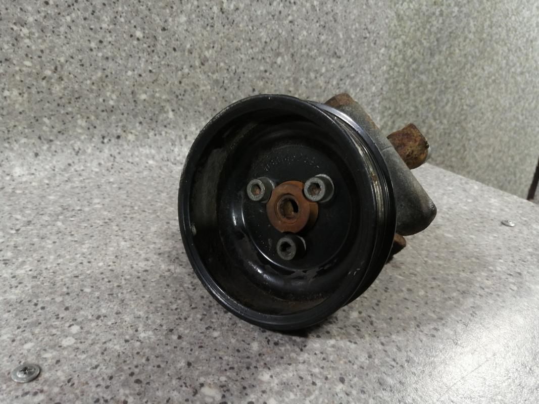насос гидроусилителя руля Volkswagen Polo 3 поколение (1994 - 2001), 6N0422155E - фото №1