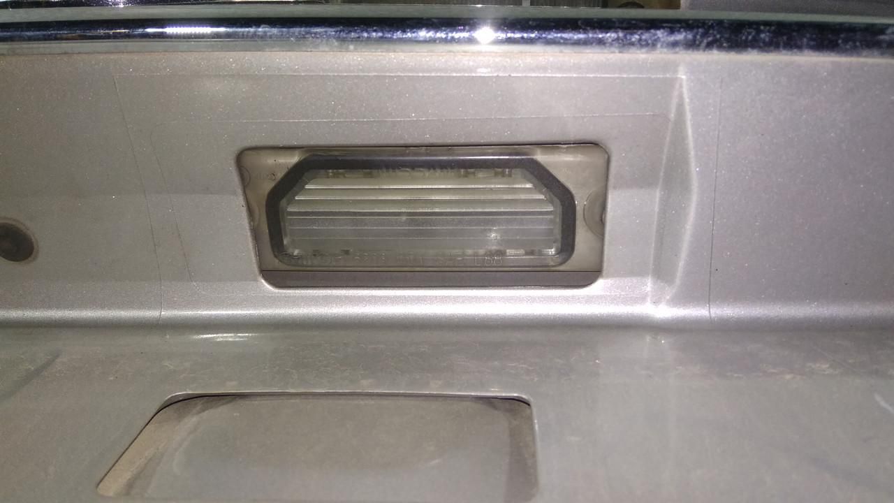 подсветка номера Nissan Maxima A33 2002 - фото №1