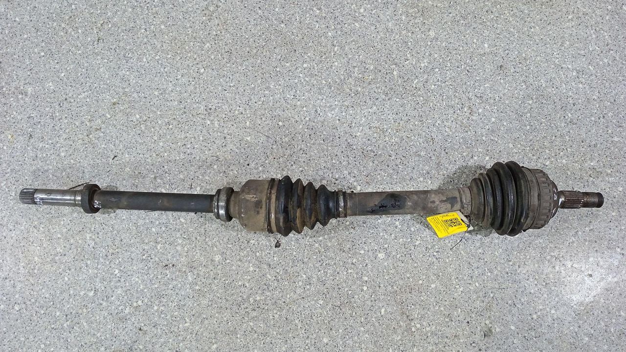 полуось передняя правая (приводной вал, ШРУС) Citroen Xsara Picasso 1 поколение 2003, 1.8 л., бензин, МКПП, правый руль - фото №1