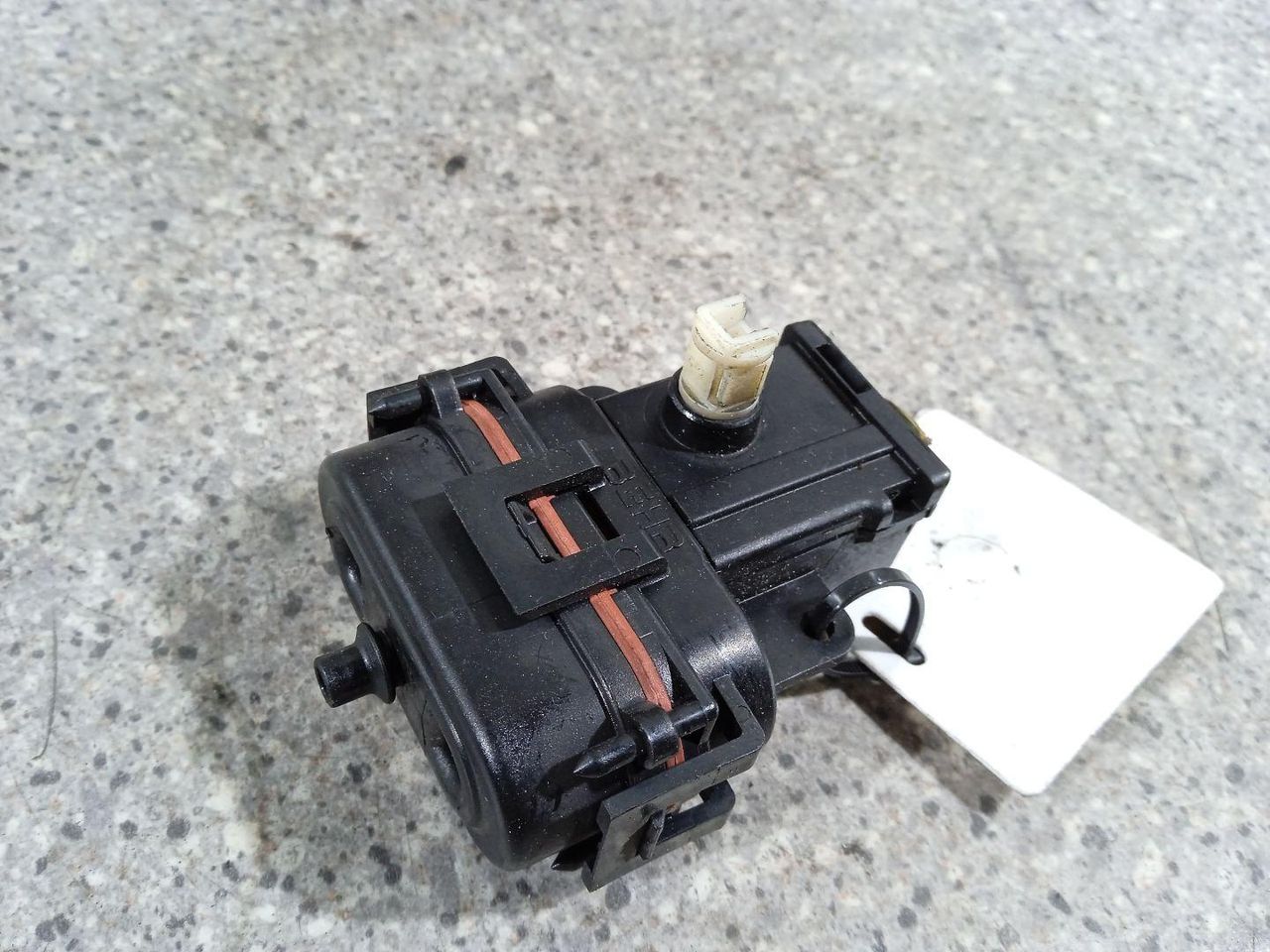моторчик заслонки печки Mercedes-Benz CL-Класс C140 1994, 5.0 л., бензин, АКПП, купе, 9062600252 - фото №1