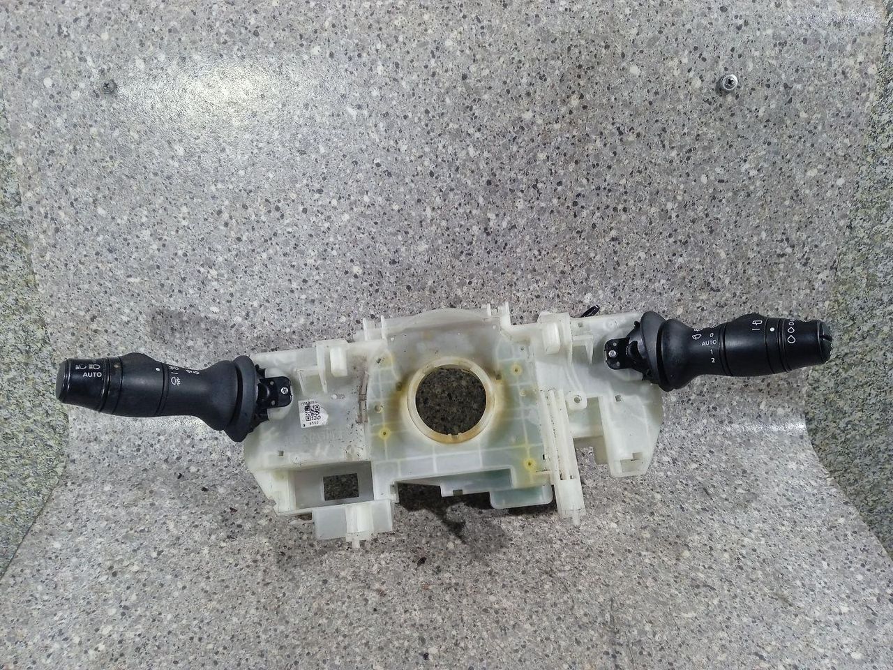 переключатель подрулевой (стрекоза) Renault Laguna 3 поколение 2010, 1.5 л., DCi, дизель, хетчбэк 5 дв., 255670001R - фото №1
