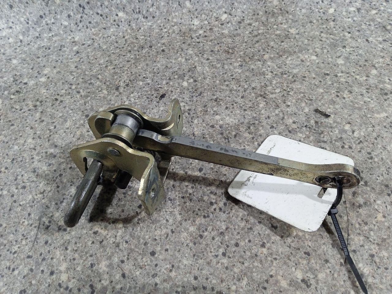 ограничитель открывания двери BMW 3 серия E36 1993, седан - фото №1