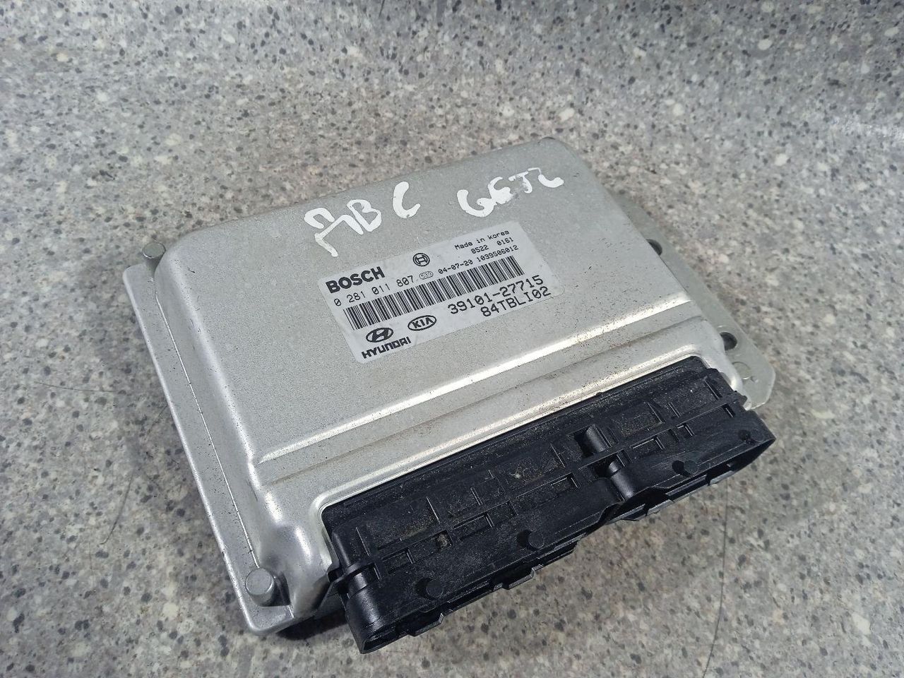 блок управления двигателем Hyundai Getz 1 поколение 2004, 1.5 л., CRDi, дизель, МКПП, хетчбэк 5 дв., 0281011807 - фото №1