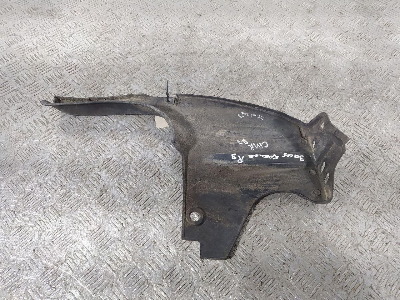 пыльник крыла заднего правого Honda Civic 8 поколение 2008, 1.4 л., i, бензин, робот, хетчбэк 5 дв., 74551-SMG-E - фото №1