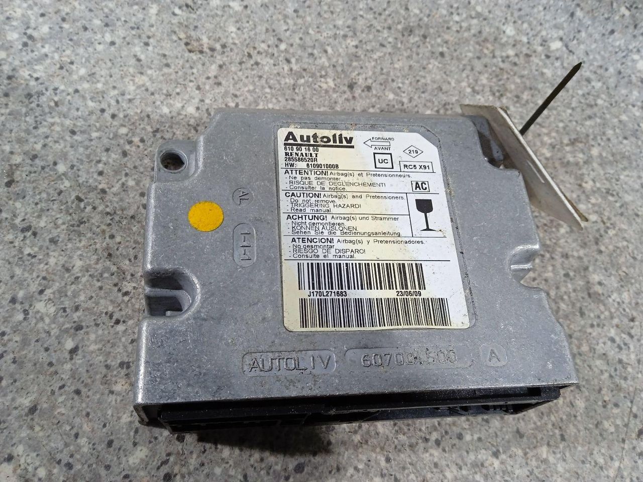 блок AirBag Renault Laguna 3 поколение 2010, 1.5 л., DCi, дизель, МКПП, хетчбэк 5 дв., 607004500, 606880200B - фото №1