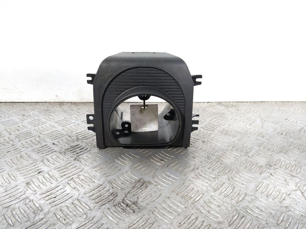 кожух рулевой колонки Chrysler 300C 1 поколение 2008, 3.2 л., дизель, АКПП, седан, 0004621823 - фото №1
