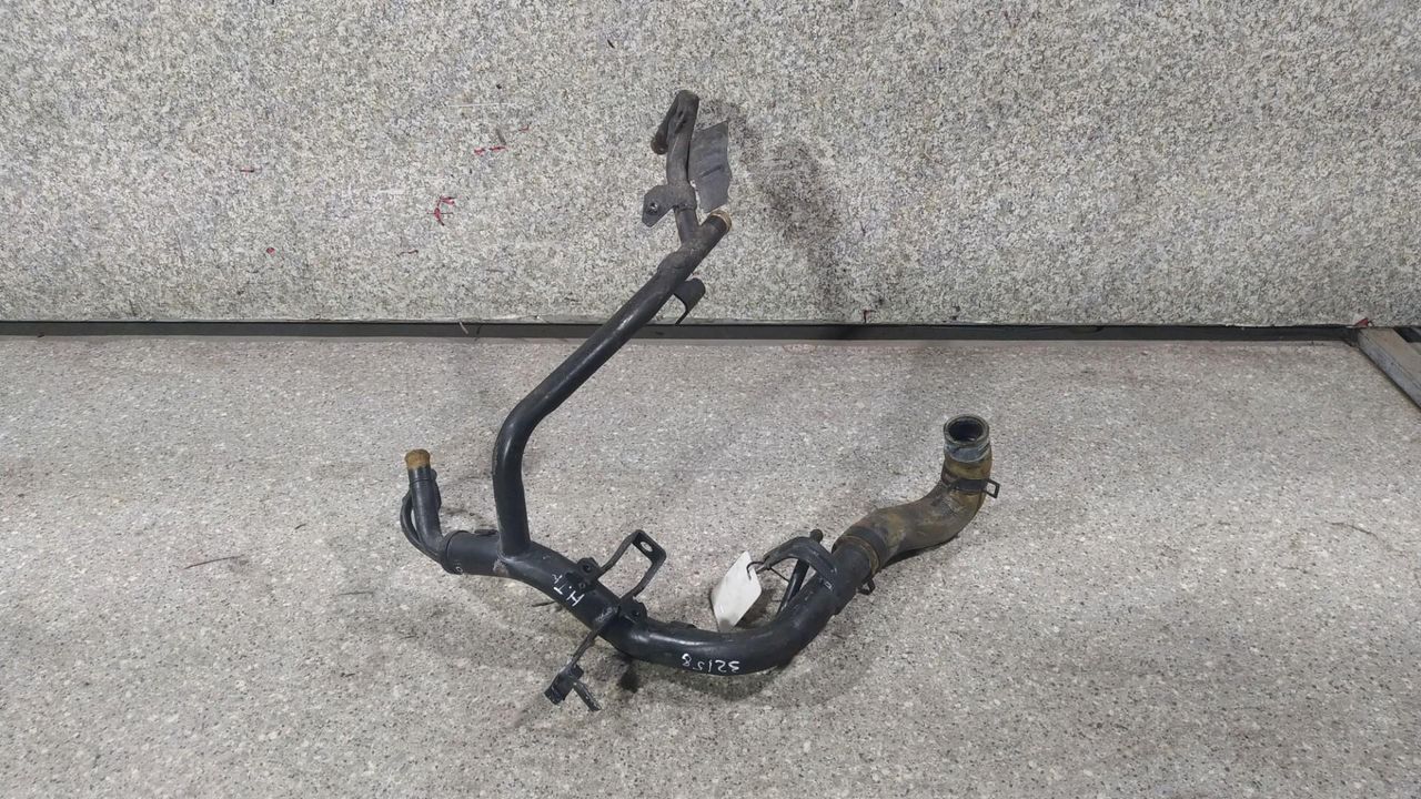 трубка охлаждающей жидкости Hyundai Trajet 1 поколение (2000 - 2004), 2.0 л., CRDi, дизель - фото №1