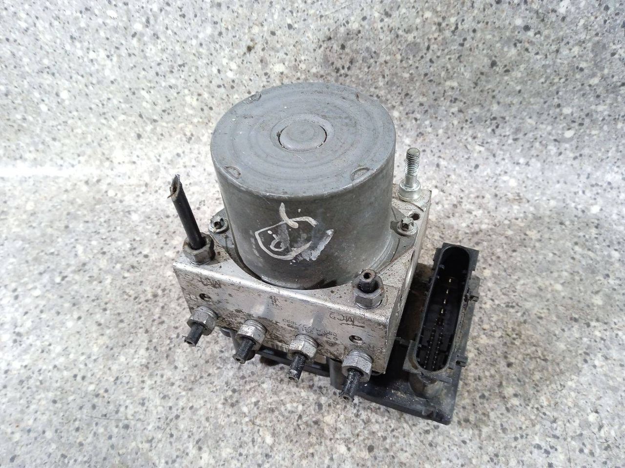 блок ABS Nissan Qashqai 1 поколение 2008, 1.5 л., DCi, дизель, 47660JD000, 98209A0215, 0265231899, 0265800609 - фото №1