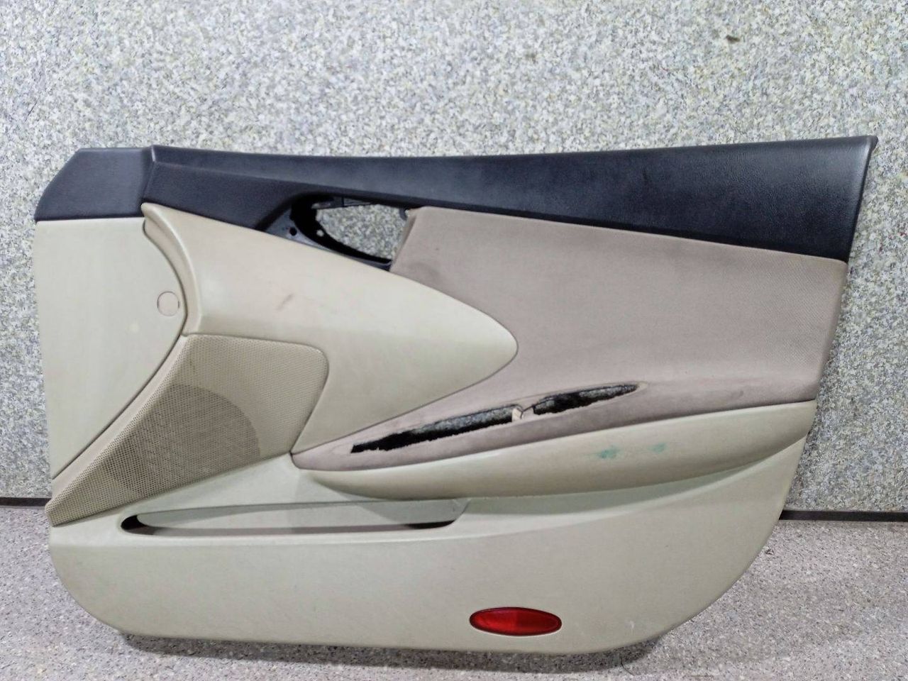 обшивка двери передняя правая Nissan Primera P12 2005 - фото №1