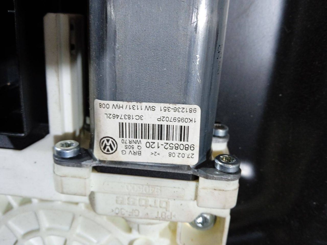 стеклоподъемник передний правый Volkswagen Passat B6 2008, 1K0959702P, 3C1837462L, 1K0959792L - фото №1