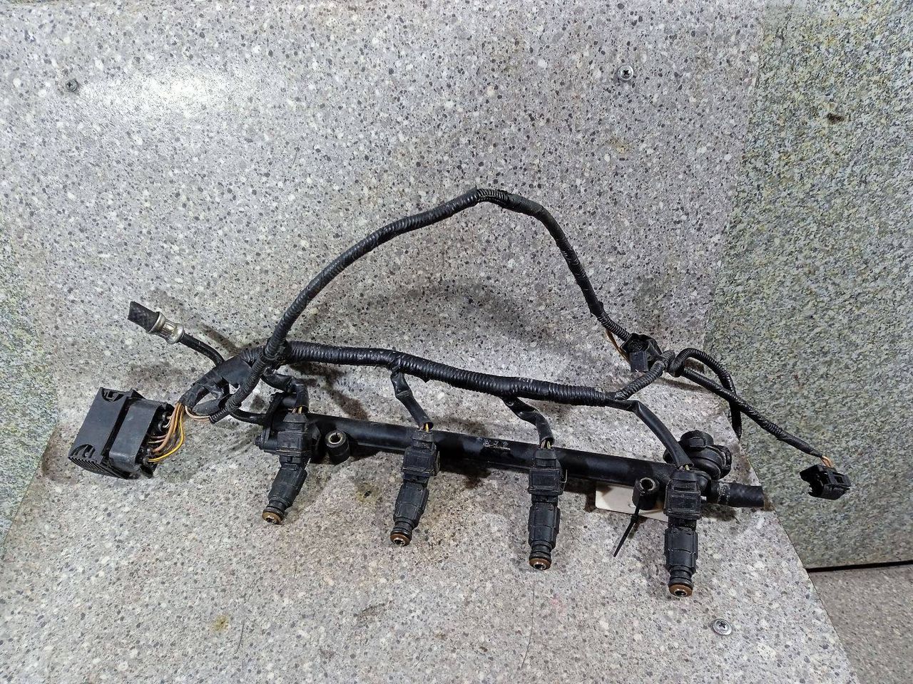 форсунка Rover 45 1 поколение 1999, 1.6 л., i, бензин, 0280155884 - фото №1