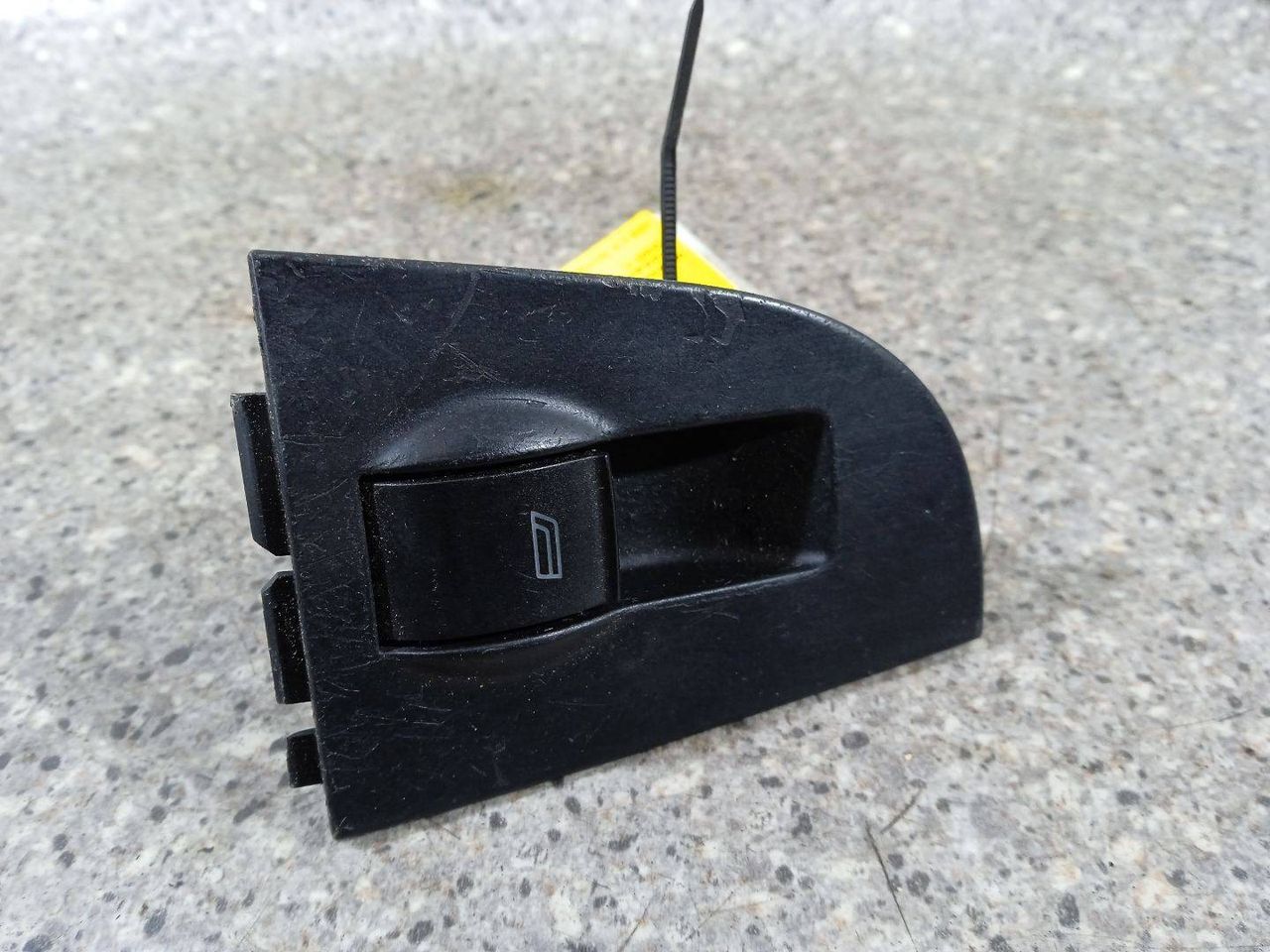 кнопка стеклоподъемника двери Audi A6 4B/C5 (1997 - 2001) - фото №1