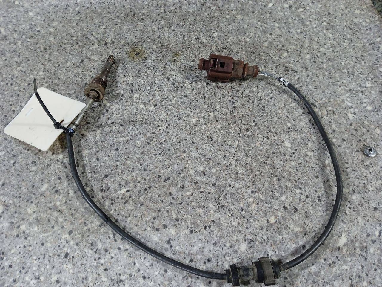 датчик температуры в выпускном коллекторе Volkswagen Passat B6 (2005 - 2010), 2.0 л., TDi, CBA, дизель, МКПП, 03G906088B - фото №1