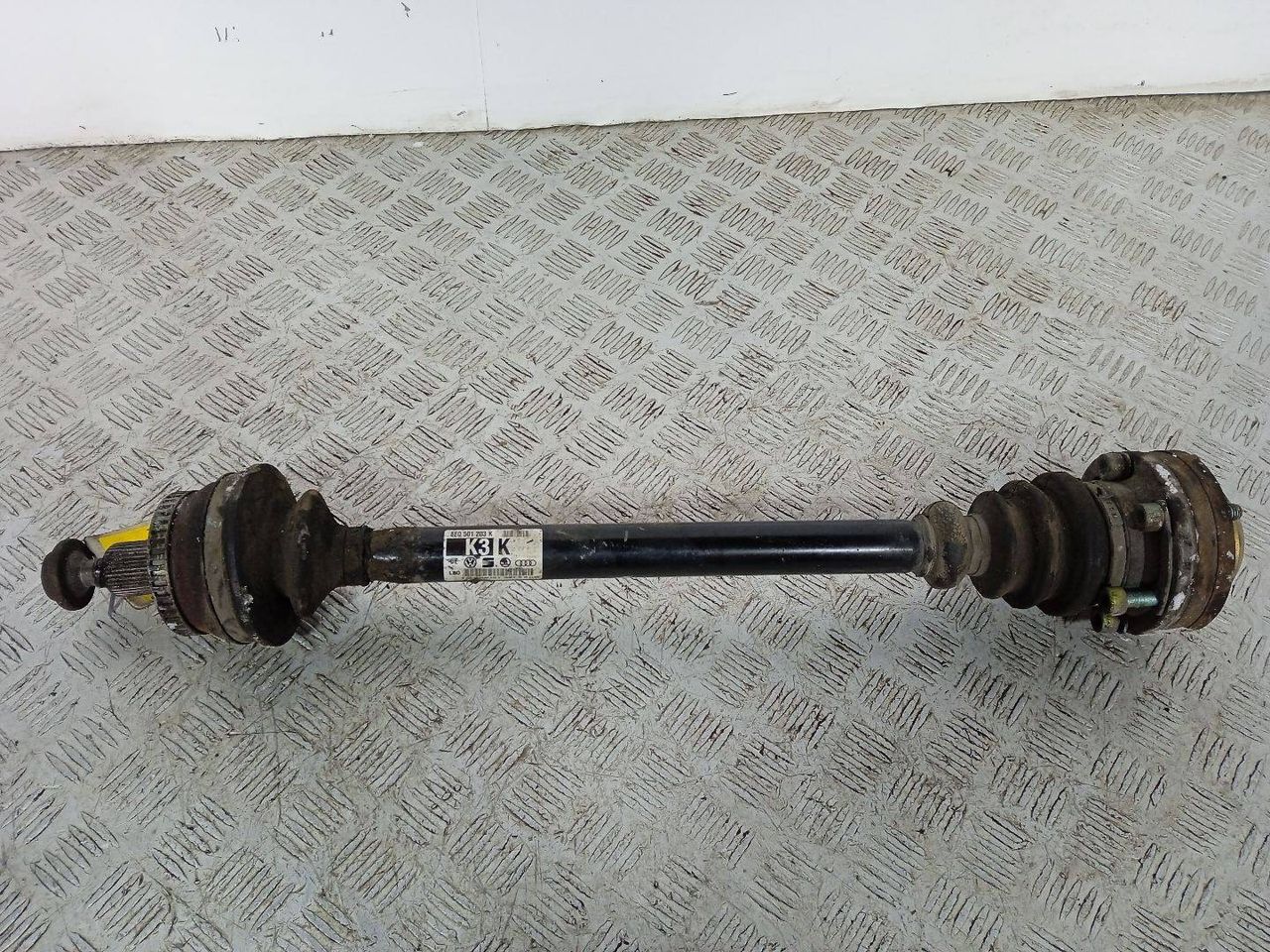 полуось задняя (приводной вал, ШРУС) Audi A4 B6 2003, 2.5 л., TDi, дизель, универсал, полный привод, 8E0501203K - фото №1