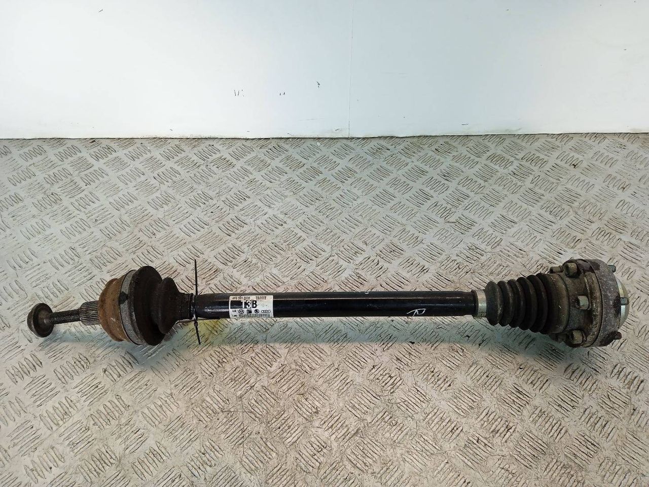 полуось задняя (приводной вал, ШРУС) Audi A6 4F/C6 2006, полный привод, 4F0501203B - фото №1