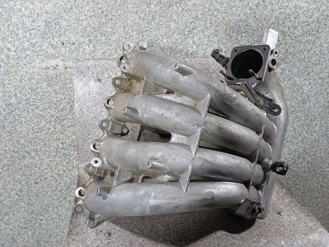 коллектор впускной Peugeot 407 1 поколение (2004 - 2010), 2.2 л., i, 3FZ (EW12J4), бензин, МКПП - фото №1