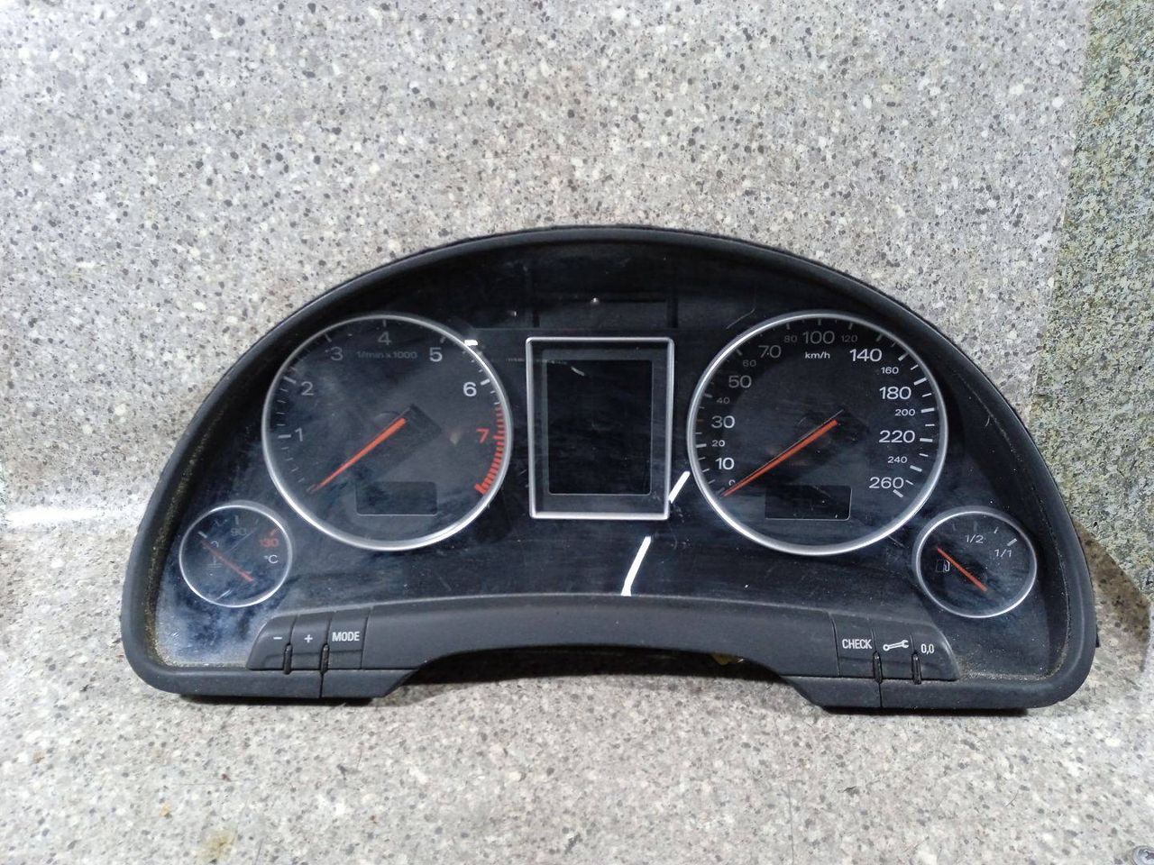 щиток приборов (приборная панель) Audi A4 B6 (2000 - 2006), 1.9 л., TDi, дизель, 1036901830, 1036902078, 8E0920900F - фото №1