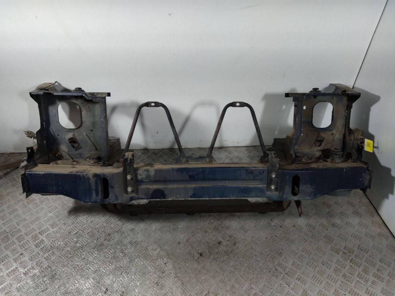 передняя панель крепления облицовки (телевизор) Jeep Grand Cherokee ZJ (1992 - 1996), 4.0 л., бензин, АКПП - фото №1