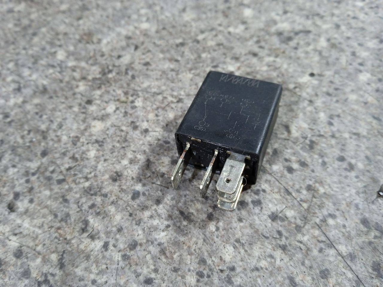 реле (прочие) Renault Scenic RX4 1 поколение (1996 - 1999), 2.0 л., i, F4R 744, бензин, МКПП, полный привод, 770041484 - фото №1