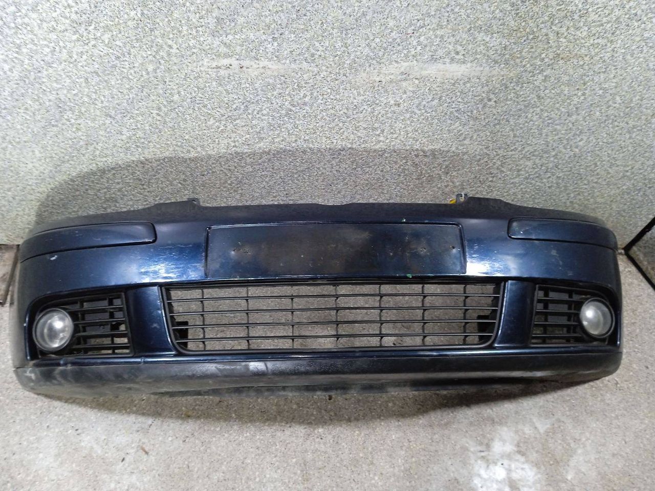бампер передний Volkswagen Golf 5 поколение (2003 - 2009), хетчбэк 5 дв., 1K087221 - фото №1