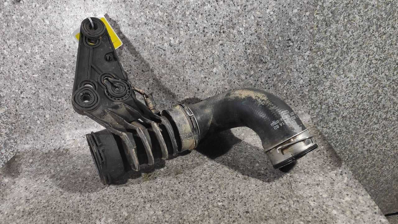 патрубок интеркулера Mercedes-Benz C-Класс W203/S203/CL203 (2000 - 2004), 2.2 л., CDi, дизель, A2035281482 - фото №1