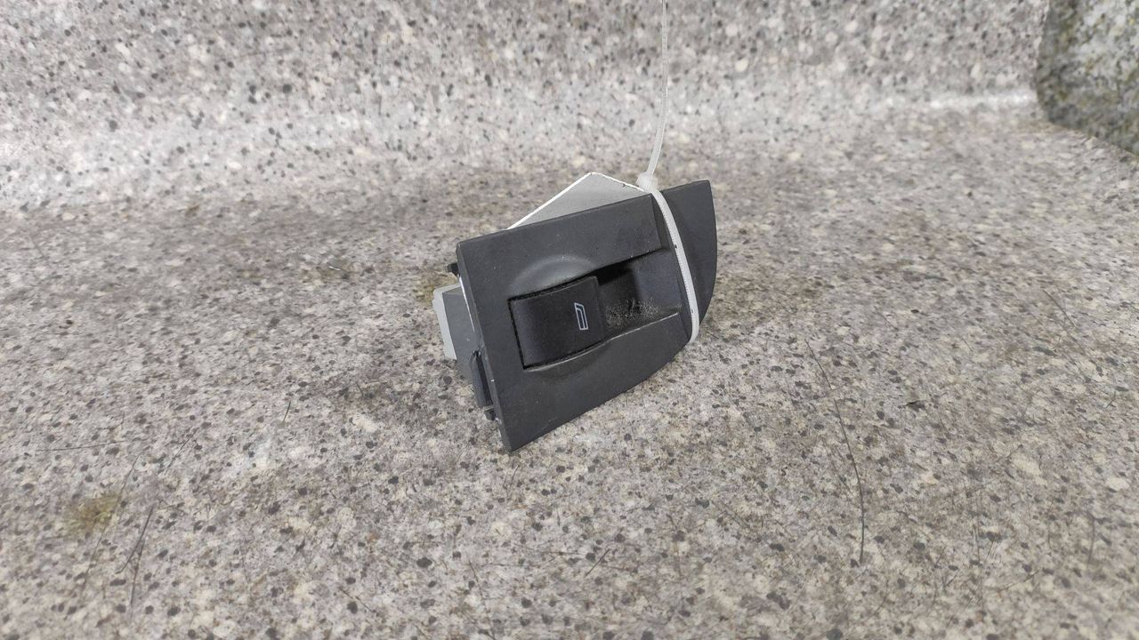 кнопка стеклоподъемника двери задней левой Audi A6 4B/C5 (1997 - 2001), 4B0959855, 4B0959521 - фото №1