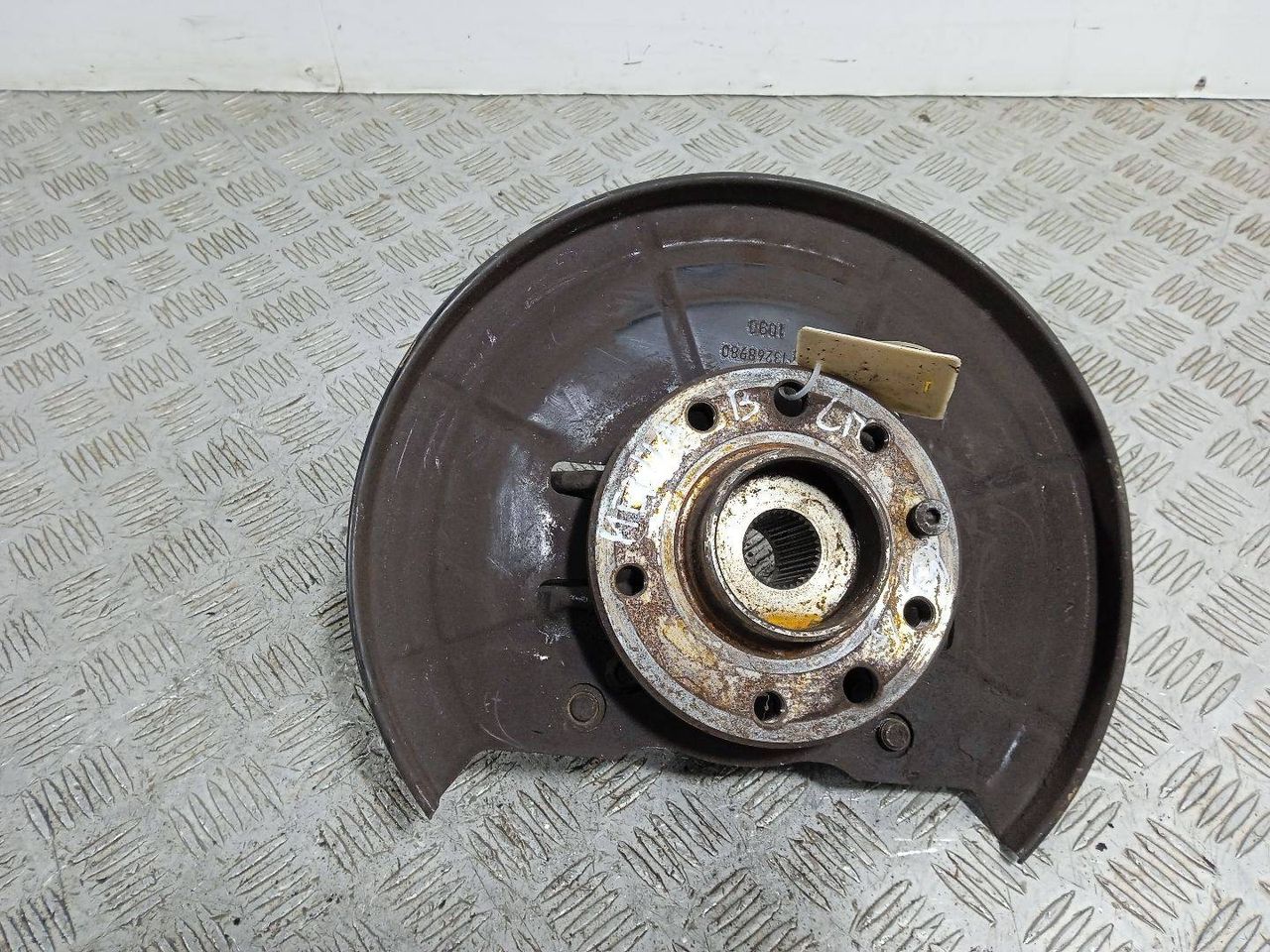 ступица передняя левая Opel Meriva 2 поколение (B) (2010 - 2014), 1.4 л., Ti, 132620, 13268980 - фото №1
