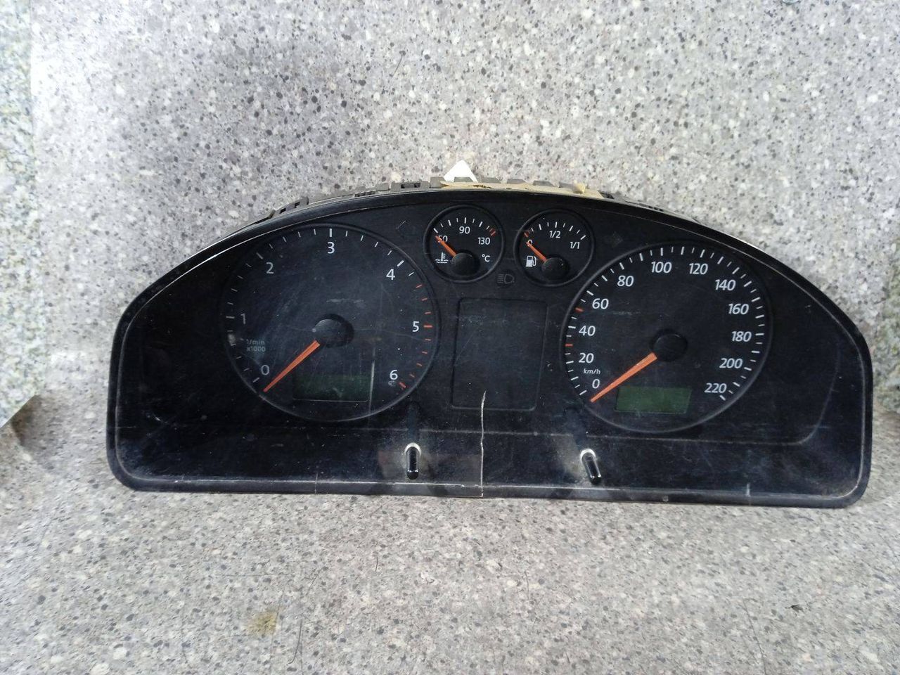 щиток приборов (приборная панель) Volkswagen Transporter T5 (2003 - 2009), 1.9 л., TDi, дизель, 88311346 - фото №1