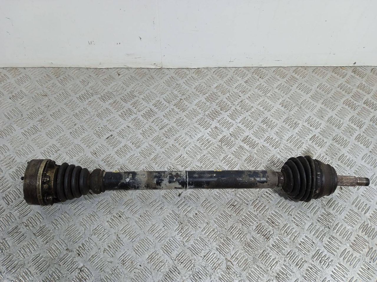 полуось передняя правая (приводной вал, ШРУС) SEAT Toledo 1 поколение (1991 - 1999), 1.8 л., i, бензин - фото №1
