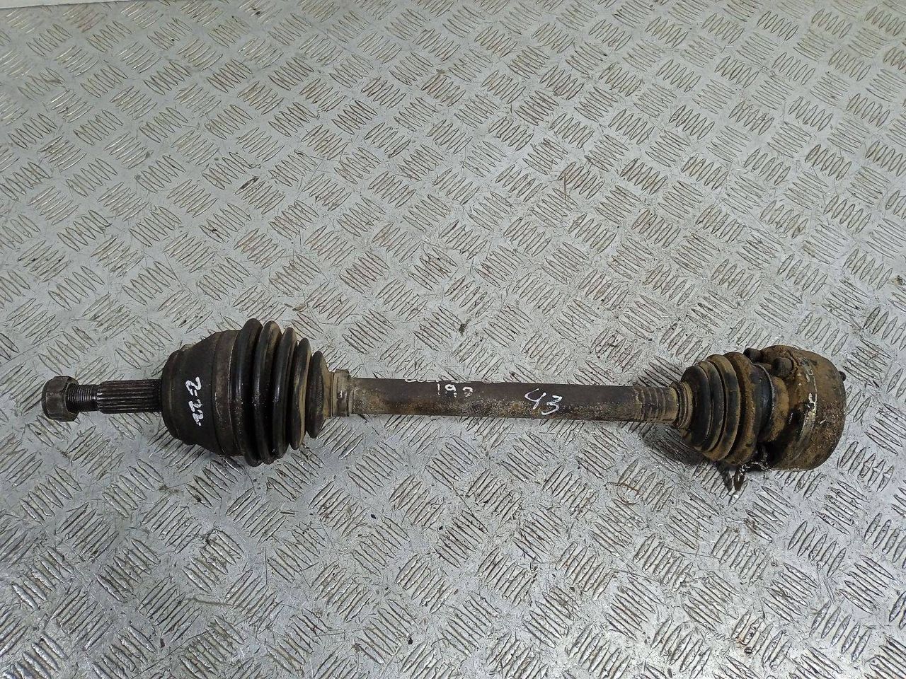 полуось передняя левая (приводной вал, ШРУС) Volkswagen Golf 3 поколение (1991 - 2000), 1.9 л., TDi, дизель, МКПП, передний привод - фото №1