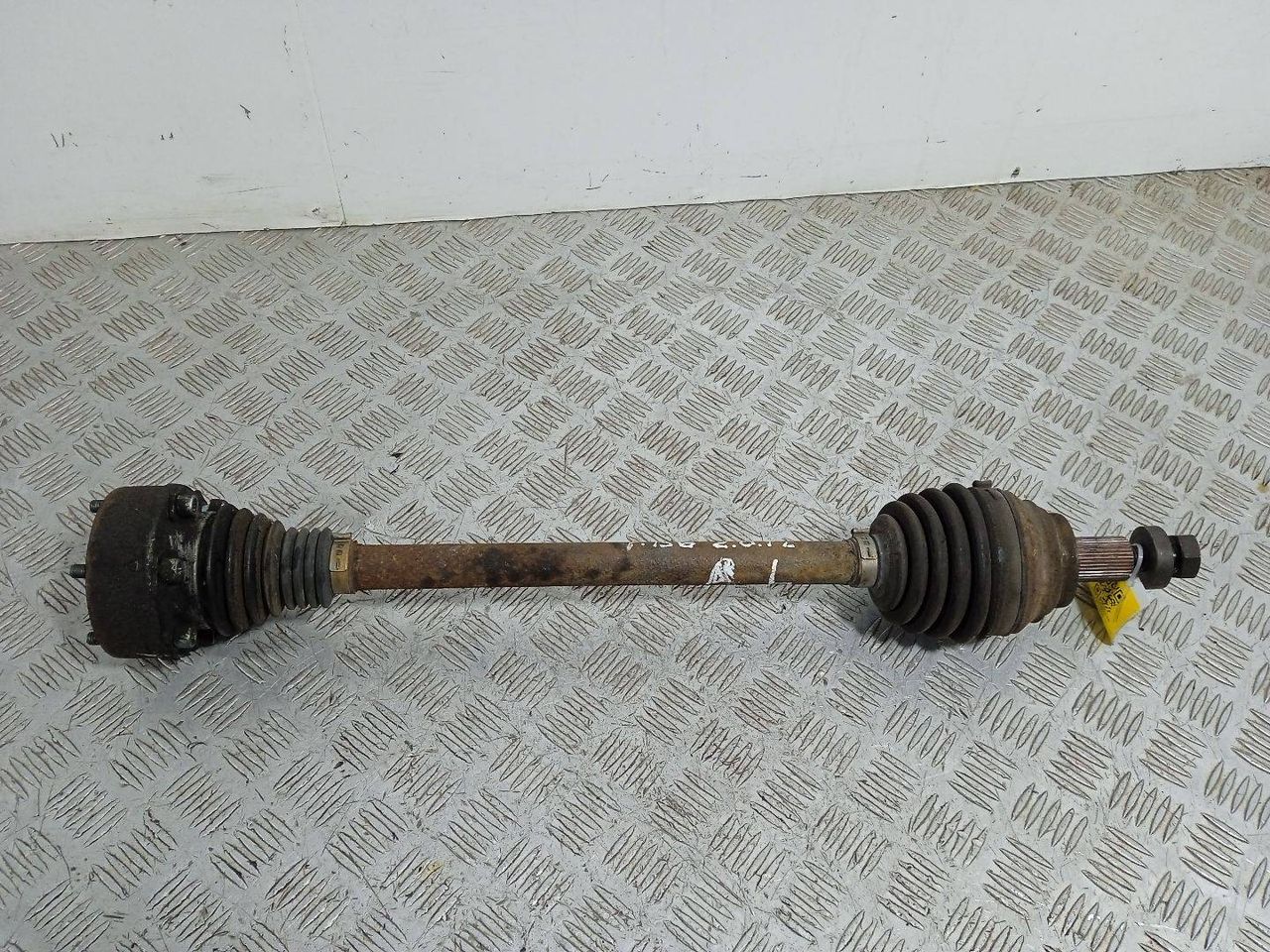 полуось задняя (приводной вал, ШРУС) Volkswagen Passat B6 (2005 - 2010), 2.0 л., TDi, седан, полный привод - фото №1