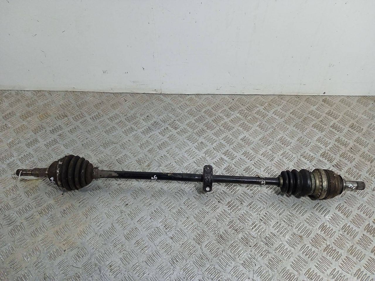 полуось передняя правая (приводной вал, ШРУС) Opel Astra G (1998 - 2009), 1.6 л., i, бензин, МКПП, передний привод - фото №1