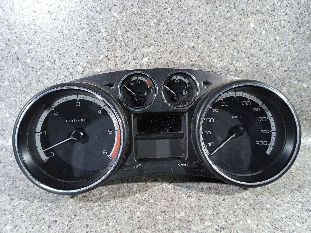 щиток приборов (приборная панель) Peugeot 308 T7 (2007 - 2011), 1.6 л., HDi, 9H01 (10JBBN), дизель, 9666642180, 554001550317, 503001550321 - фото №1