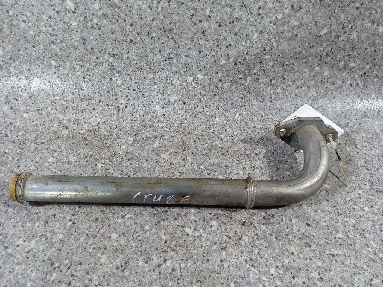 патрубок радиатора Chevrolet Cruze 1 поколение (2009 - 2012), 1.6 л., i, F16D4, бензин, 55353329 - фото №1