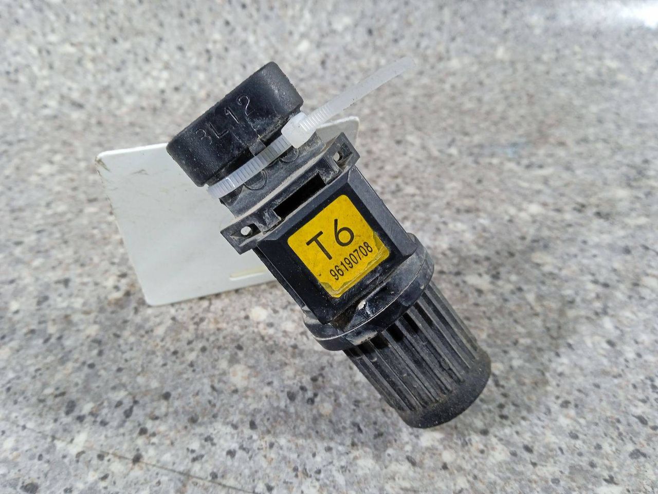 датчик скорости Chevrolet Cruze 1 поколение (2009 - 2012), 1.6 л., i, F16D4, бензин, 96190708 - фото №1