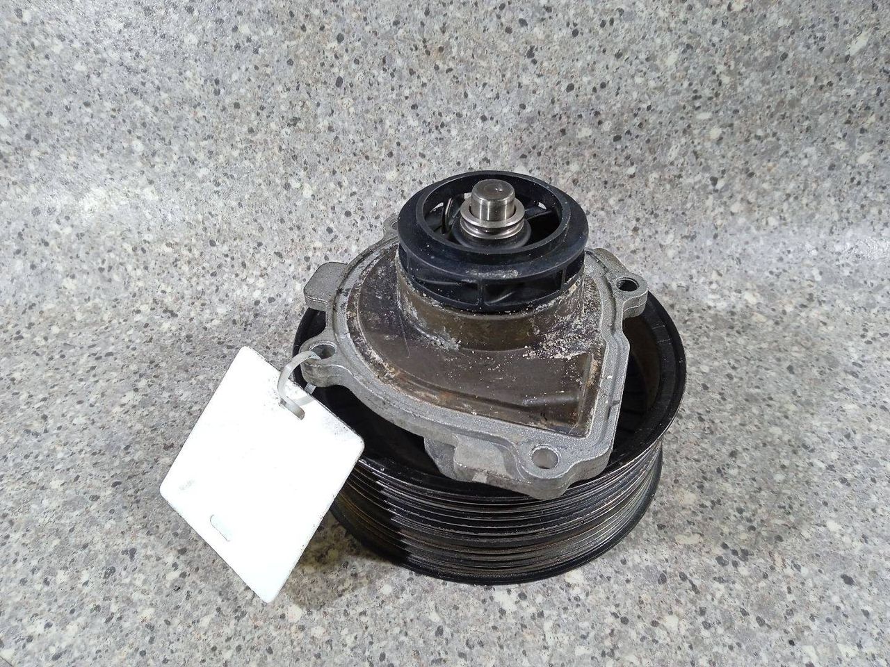 помпа Chevrolet Cruze 1 поколение (2009 - 2012), 1.6 л., i, F16D4, бензин, 25194313 - фото №1