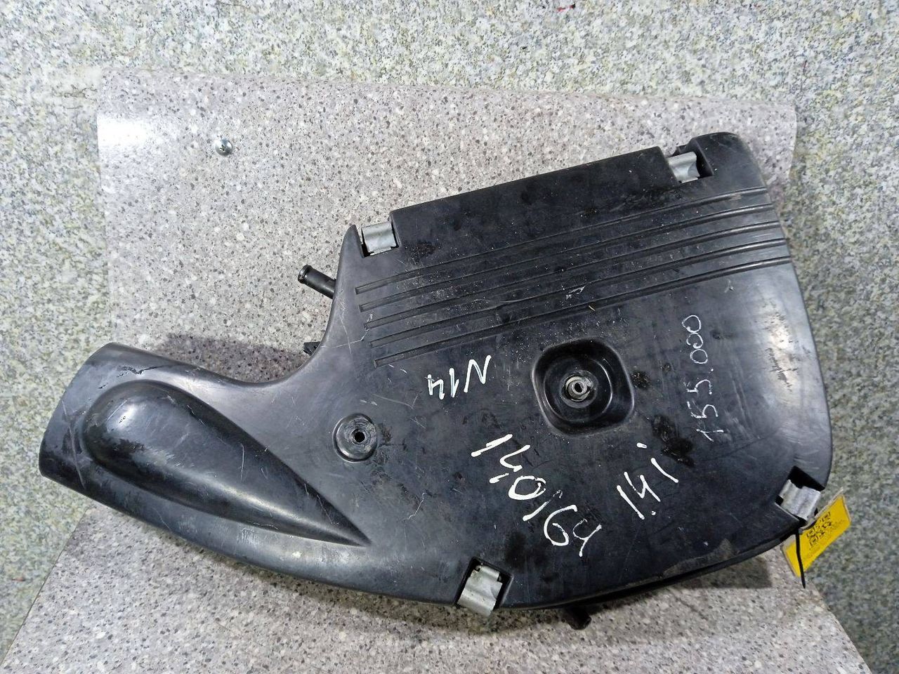 корпус воздушного фильтра Nissan Sunny N14 (1991 - 1995), 1.6 л., i, GA16DE, бензин - фото №1