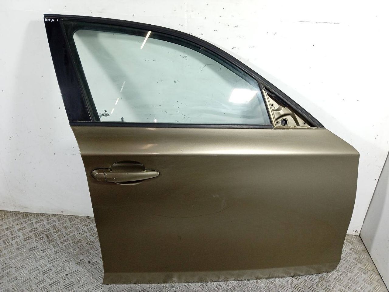 дверь передняя правая BMW 1 серия E81/E82/E87/E88 (2004 - 2007), хетчбэк 5 дв. - фото №1
